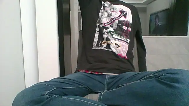 nole_china7: διαδικτυακό σόου στην κάμερα