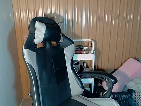 urcurlydiva Adlı Modelin Web Kamerası Şovu