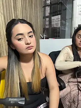 Chat +18 de Antonella_Julieta ao vivo