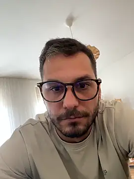 Show modela brrratan na web-kameri