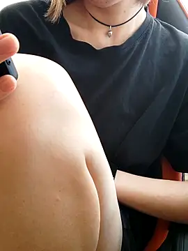 Chat +18 de Aashikalaa ao vivo