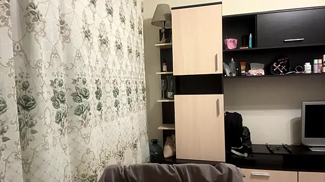 AquilineOritesのライブXXXチャット