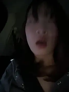 littleqiu élő XXX-chatje