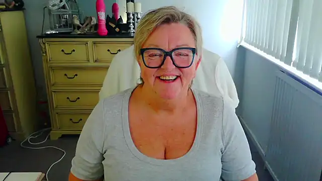 Chat +18 de BridgetBlueEyes ao vivo