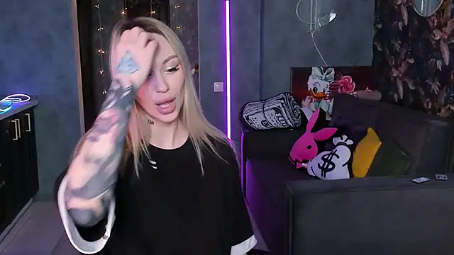 Blckmirrorr Chat XXX in diretta