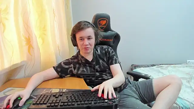 iliaskrislove Chat XXX live