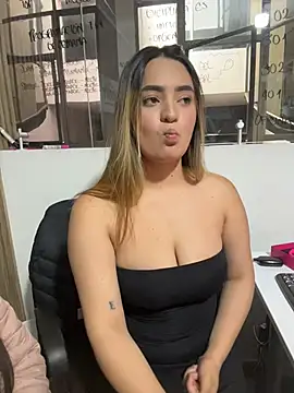 Antonella_Julieta Chat XXX in diretta