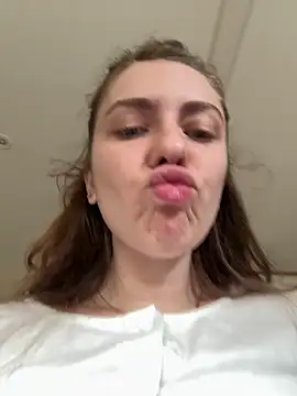 Chat +18 de MariiD ao vivo