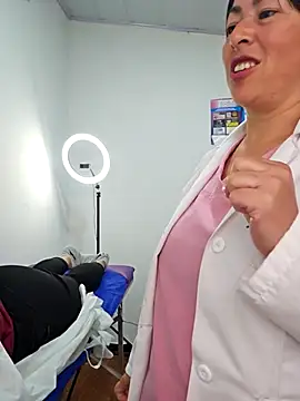 JustSamantha_: διαδικτυακό σόου στην κάμερα