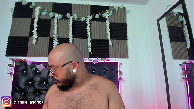 _Annie_Andrick_: онлайн-секс-чат