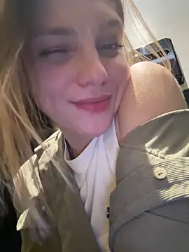 ValenciaShock's Live XXX Chat