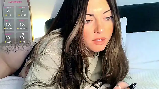 GoddessHalle élő XXX-chatje