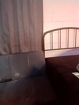 k1oudE Show in webcam