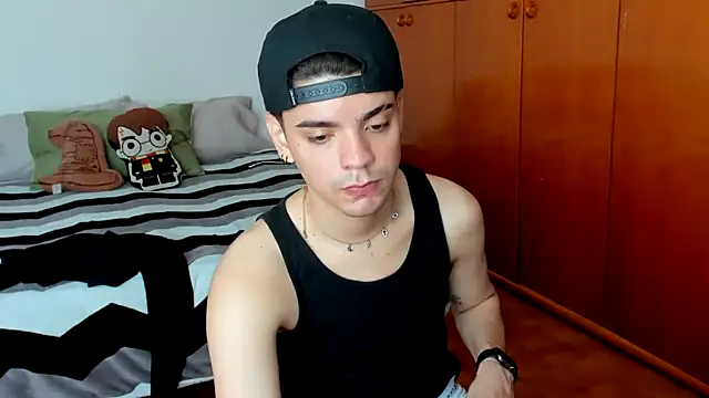 dylancrugerx Webcam Show