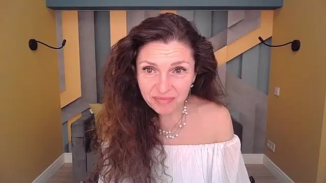 EllaLong Chat XXX in diretta