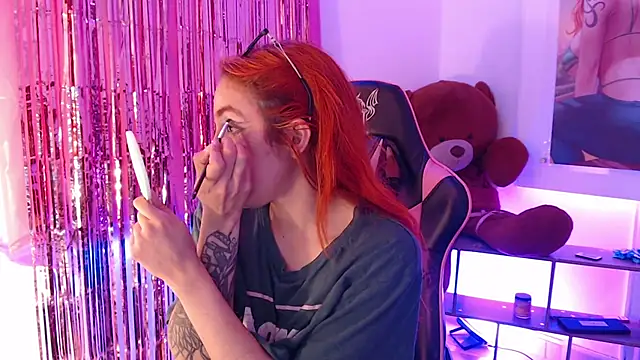 mere_in_redd – Naživo XXX chat