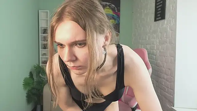 LoralAvery 即時 XXX 聊天