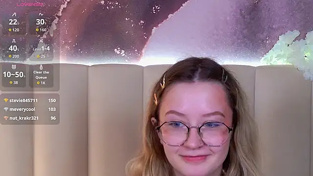 AmelieViolet Show in webcam