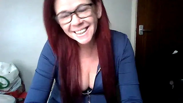 Forbidden-Irish-x 现场性爱视讯表演