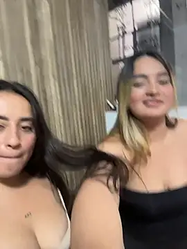 Antonella_Julieta Chat XXX in diretta