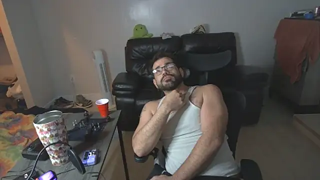 Zander823 élő XXX-chatje