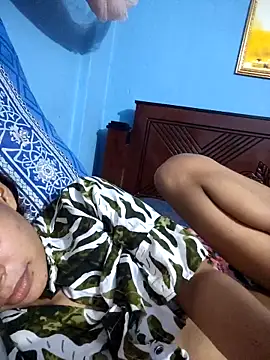 124pakhi webkamerás műsora