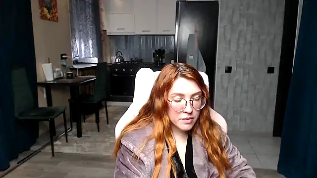 Reginasmilee élő XXX-chatje