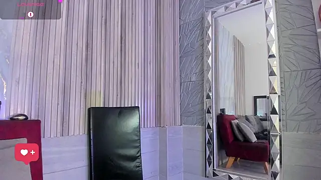 BriannaChelsea élő XXX-chatje