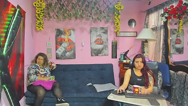 lesbiancuple élő XXX-chatje