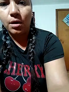 agatha_sluttylatina: απευθείας συνομιλία ΧΧΧ