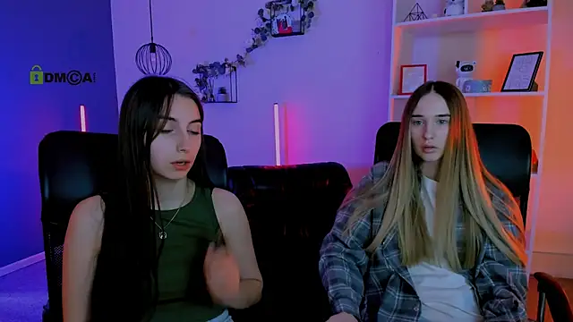 mila_firee élő XXX-chatje