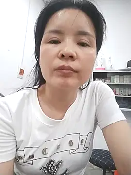 Ivy_Trix2のライブXXXチャット