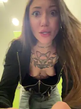 SaintSquirt – webcam-show