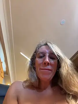 Gatitacarlita: απευθείας συνομιλία ΧΧΧ