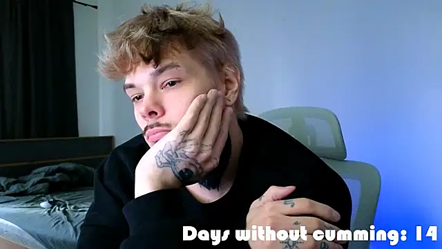 Show modela DENIS_HERE na web-kameri