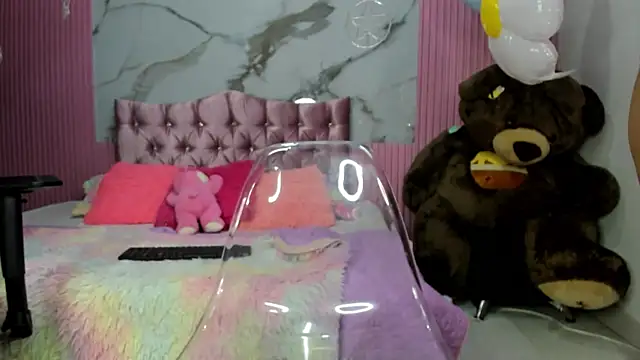 Mindy_19 élő XXX-chatje