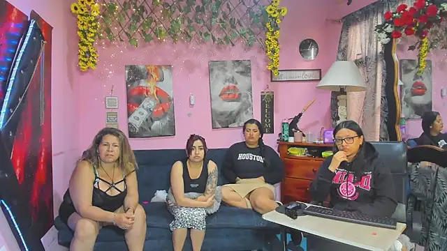 lesbiancuple élő XXX-chatje