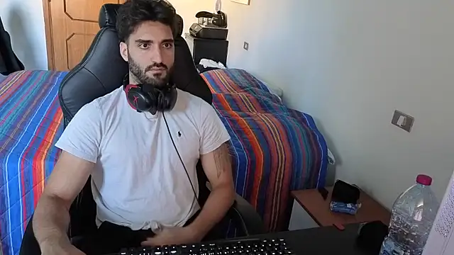 Show modela Al3xox02 na web-kameri