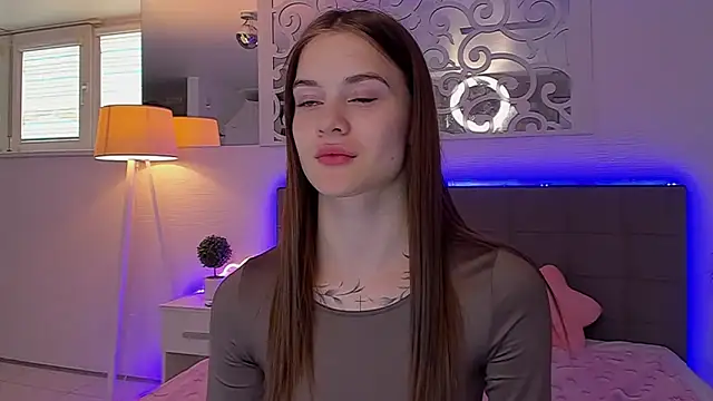 LuisaClover élő XXX-chatje