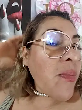 Chat XXX en directo de AlexxiaaMat