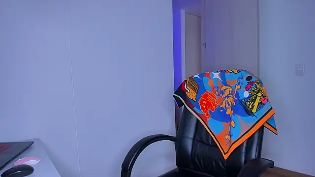 Lisegg_ লাইভ XXX চ্যাট