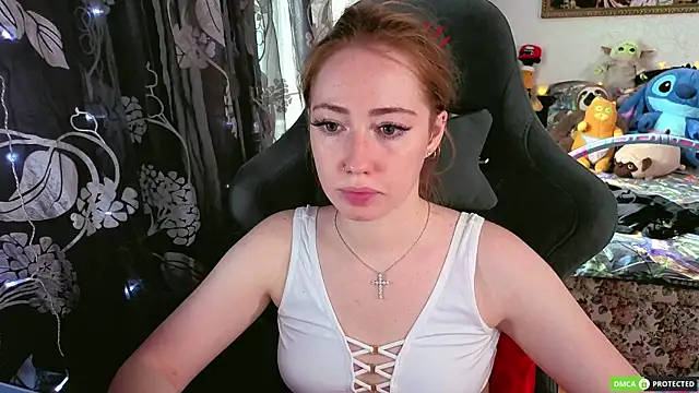 TinaBrook élő XXX-chatje