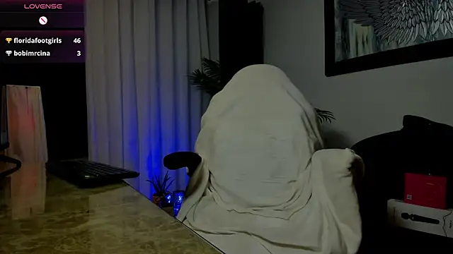 Chatroom XXX en direct de VictoriaPaker