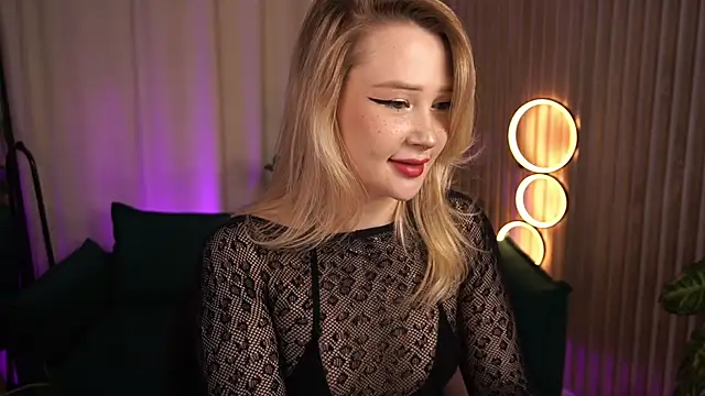 LauraWifeness élő XXX-chatje