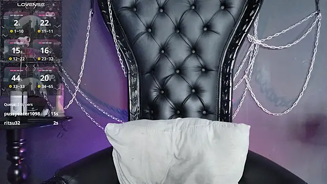 Navier__ élő XXX-chatje