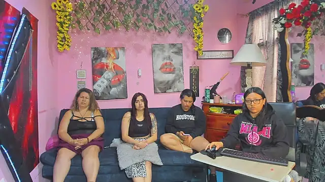 lesbiancuple élő XXX-chatje