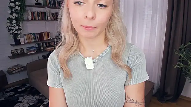 AndraQuella webcam show