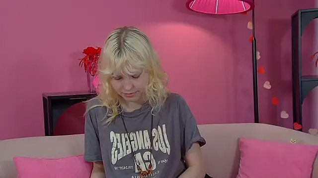 HannahHollis' Live XXX Chat