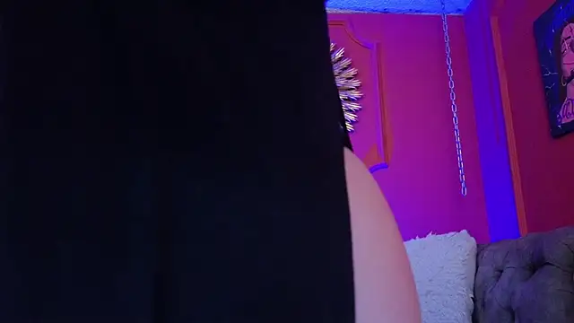 Онлайн чат XXX Julieta_Russell