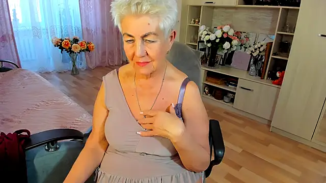 Pokazy przed kamerką – HotandMature